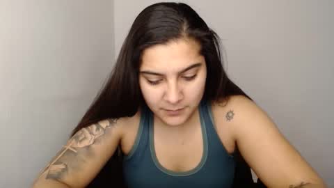 The queen of the biceps  online show from 01-29-25, 08:40