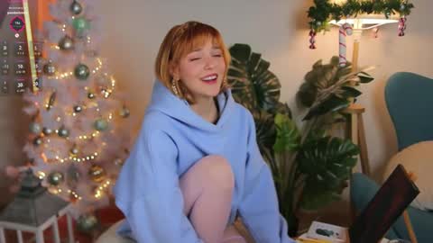 Snapshot of amanda__fox chatting on 12-15-24, 10:28 Amanda fox online show from 12-15-24, 10:28