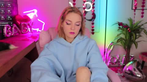 Snapshot of amanda__fox chatting on 02-14-25, 06:19 Amanda fox online show from 02-14-25, 06:19