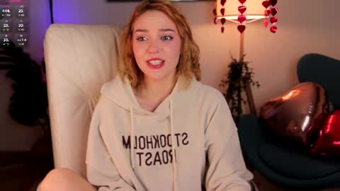 Snapshot of amanda__fox chatting on 02-19-25, 04:33 Amanda fox online show from 02-19-25, 04:33