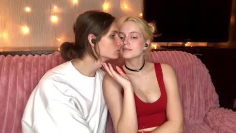 Snapshot of amandatalk chatting on 02-16-25, 11:27 amandatalk online show from 02-16-25, 11:27