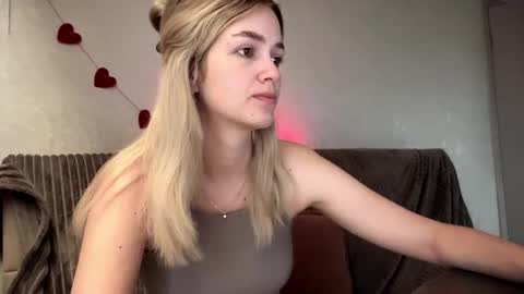 Snapshot of amandatalk chatting on 10-12-25, 06:01 amandatalk online show from 10-12-25, 06:01