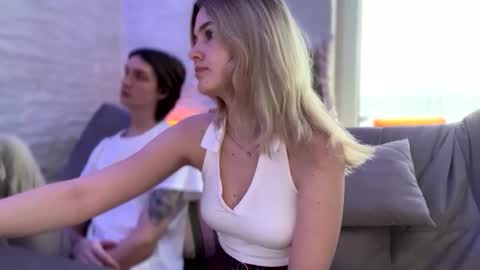 Snapshot of amandatalk chatting on 10-25-25, 06:21 amandatalk online show from 10-25-25, 06:21