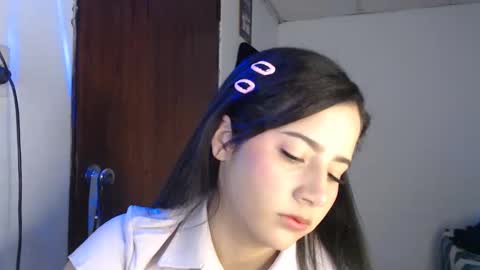 Snapshot of amany_r chatting on 10-22-25, 05:19 amany_r online show from 10-22-25, 05:19