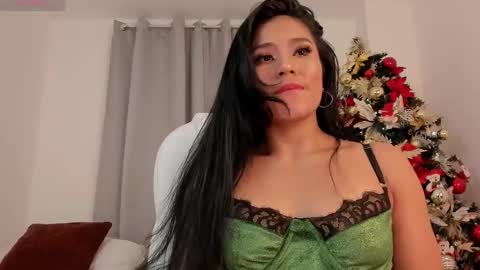 Snapshot of amaraht_ chatting on 12-26-24, 06:30 Amara online show from 12-26-24, 06:30