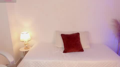 Snapshot of amaraht_ chatting on 02-20-25, 01:46 Amara online show from 02-20-25, 01:46