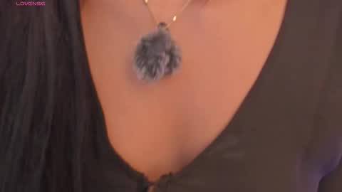 Snapshot of amaraht_ chatting on 11-15-25, 04:10 Amara online show from 11-15-25, 04:10