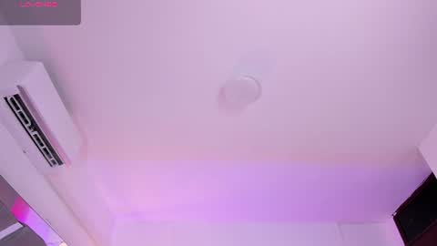 Snapshot of amaralewis chatting on 07-08-26, 01:04 AMARA online show from 07-08-26, 01:04