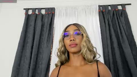 Snapshot of amaraluxe chatting on 10-29-25, 08:43 amaraluxe online show from 10-29-25, 08:43