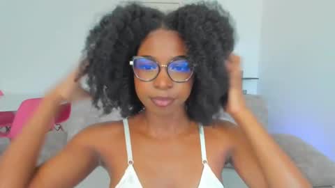 Snapshot of amatiistur chatting on 09-30-25, 05:29 Tammy online show from 09-30-25, 05:29