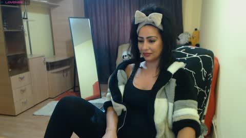 Snapshot of amazinerika chatting on 12-18-24, 07:58 Amazinerika online show from 12-18-24, 07:58