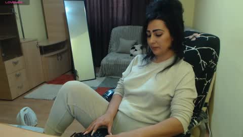 Snapshot of amazinerika chatting on 01-19-25, 11:01 Amazinerika online show from 01-19-25, 11:01