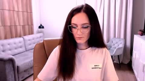 Izza online show from 10-24-25, 10:44