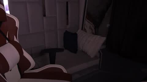 Ellie online show from 12-18-25, 10:38