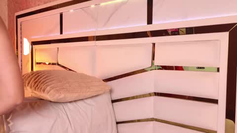 Snapshot of ambar_rosse25 chatting on 09-30-25, 11:59 Julieta online show from 09-30-25, 11:59