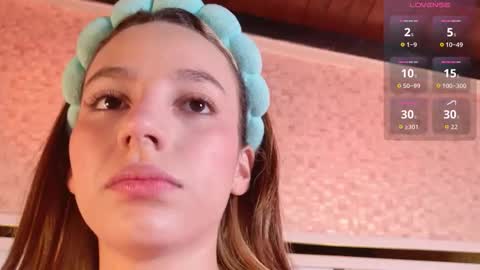 Snapshot of ambar_rosse25 chatting on 10-27-25, 11:36 Julieta online show from 10-27-25, 11:36