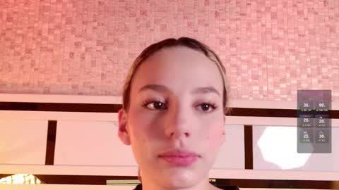 Snapshot of ambar_rosse25 chatting on 11-07-25, 11:32 Julieta online show from 11-07-25, 11:32