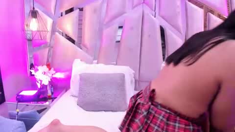 Snapshot of ambarandconnie chatting on 01-30-25, 06:46 AmbarAndConnie online show from 01-30-25, 06:46