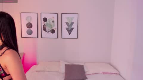 ambarevans_ online show from 10-28-25, 11:58