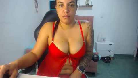 ambarmilf09 online show from 09-18-25, 07:27