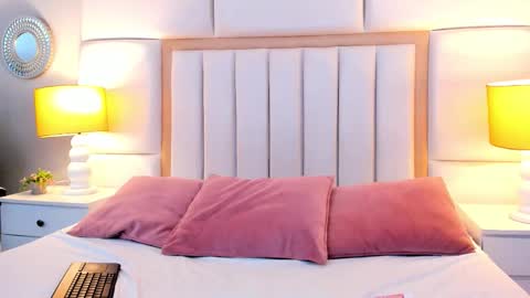 AmbarSantany  online show from 12-05-25, 12:19