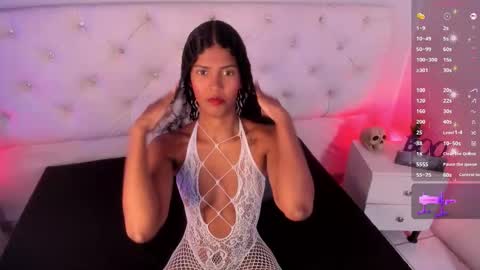 Snapshot of ambeer_fox_ chatting on 10-27-25, 08:13 Amber online show from 10-27-25, 08:13