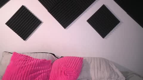 Amber online show from 04-12-26, 12:48