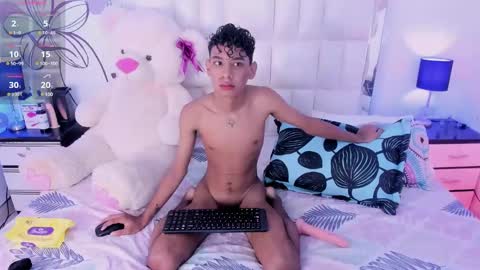 Snapshot of amber_18x chatting on 01-15-25, 12:25 Cody amber online show from 01-15-25, 12:25