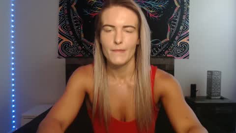 Snapshot of amber__xoxo chatting on 09-16-25, 01:34 Amber online show from 09-16-25, 01:34