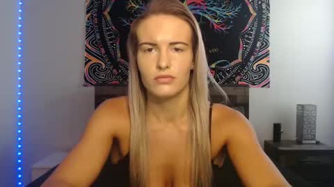 Snapshot of amber__xoxo chatting on 10-05-25, 02:59 Amber online show from 10-05-25, 02:59