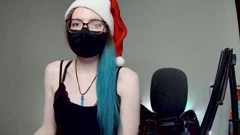 Snapshot of amber_candyfloss chatting on 12-27-24, 02:25 Amber non-nude model online show from 12-27-24, 02:25