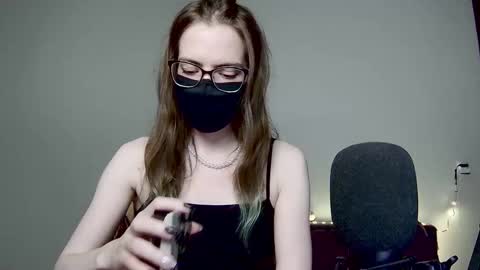 Amber non-nude model online show from 12-22-25, 12:51