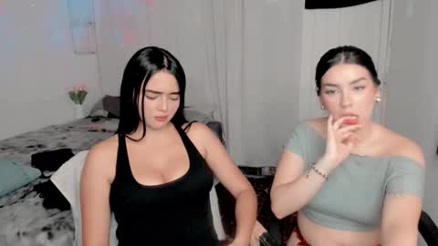 Snapshot of amber_landy1 chatting on 02-14-25, 12:41 amber online show from 02-14-25, 12:41