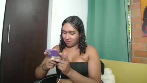 Snapshot of amber_lee20 chatting on 01-16-25, 09:40 LUISA online show from 01-16-25, 09:40