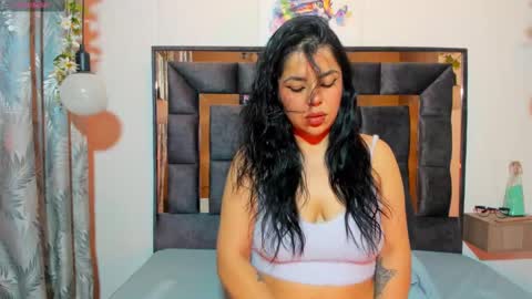 Snapshot of amberbeckeer chatting on 09-20-25, 01:06 Amber  online show from 09-20-25, 01:06
