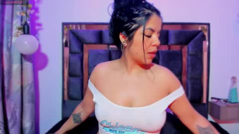 Snapshot of amberbeckeer chatting on 09-26-25, 01:42 Amber  online show from 09-26-25, 01:42