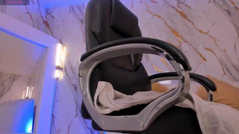 Amber  online show from 12-21-25, 05:42