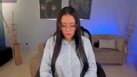 Snapshot of amberlewis_ chatting on 11-09-25, 10:52 Amber online show from 11-09-25, 10:52