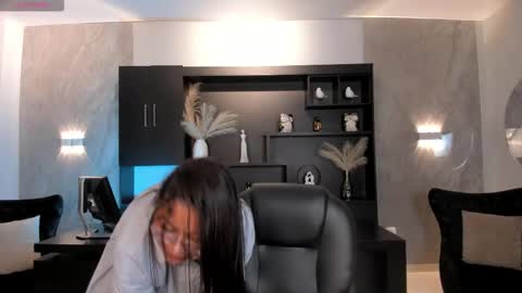 Snapshot of amberlewis_ chatting on 11-27-25, 02:57 Amber online show from 11-27-25, 02:57