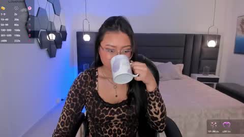 Snapshot of amberlewis_ chatting on 11-27-25, 11:29 Amber online show from 11-27-25, 11:29