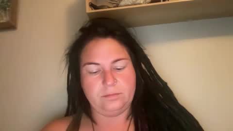 Snapshot of ambermoss7 chatting on 09-19-25, 02:18 ambermoss7 online show from 09-19-25, 02:18