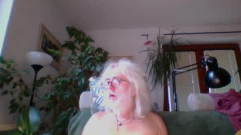 Amberr11 online show from 12-19-24, 12:45