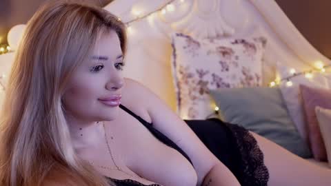 Amberseyes online show from 12-30-24, 09:59