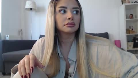 Amberseyes online show from 09-19-25, 10:49