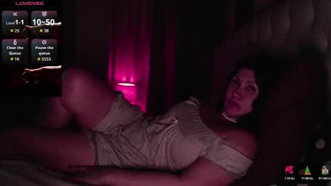 Snapshot of ambika_beauty chatting on 12-14-25, 11:42 Ambika beauty online show from 12-14-25, 11:42