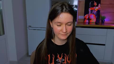 Snapshot of ameli_moon chatting on 02-16-25, 05:04 Eileen online show from 02-16-25, 05:04