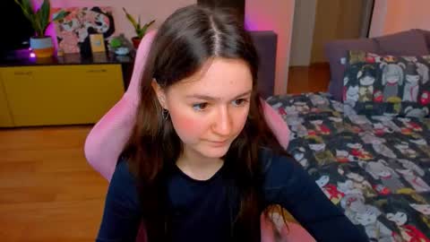 Snapshot of ameli_moon chatting on 09-20-25, 02:07 Eileen online show from 09-20-25, 02:07