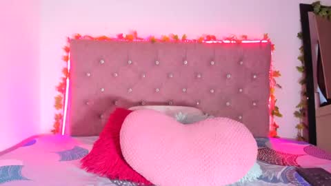 Snapshot of amelia_cole_ chatting on 07-25-26, 11:08 Cole online show from 07-25-26, 11:08