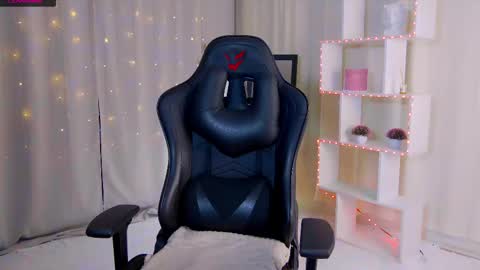 Anna online show from 01-24-25, 02:49