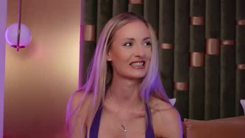 Amelia online show from 09-09-25, 04:39